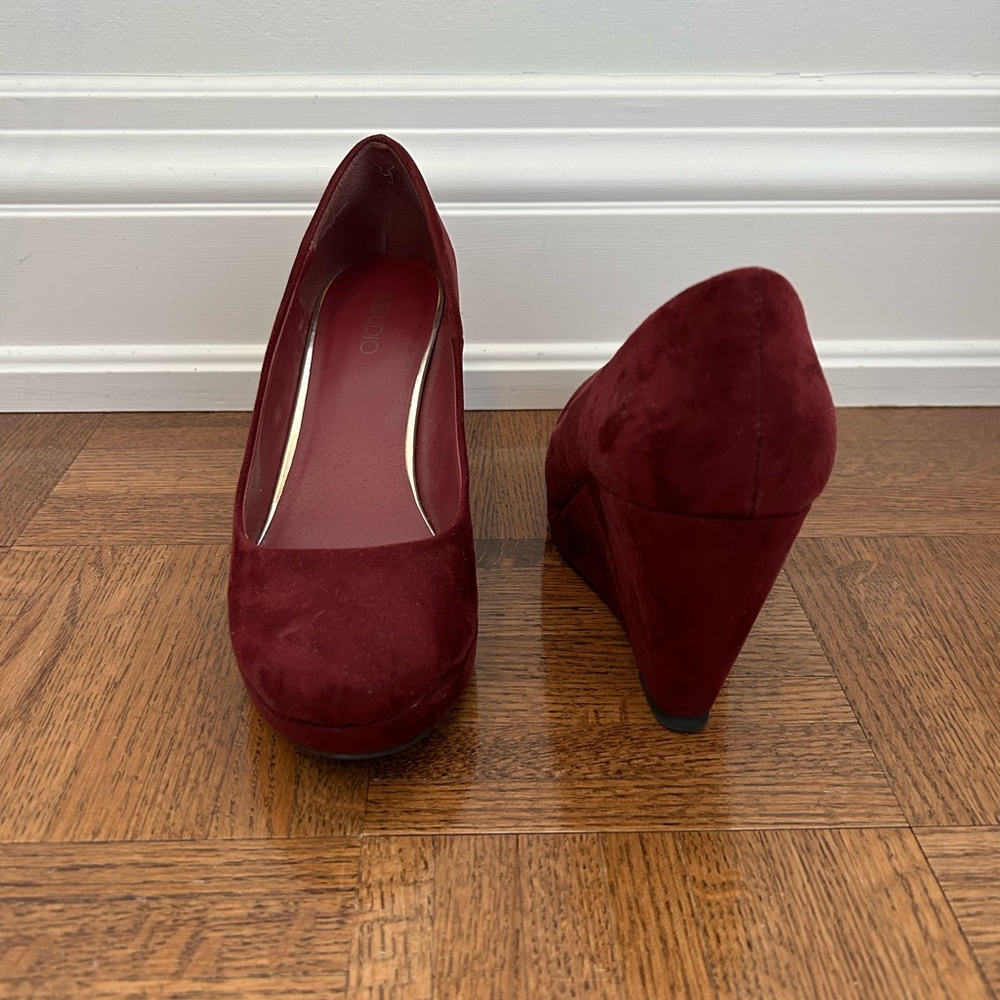 Burgundy wedge heels, brand new never worn. Size 7 KSTUDIO brand